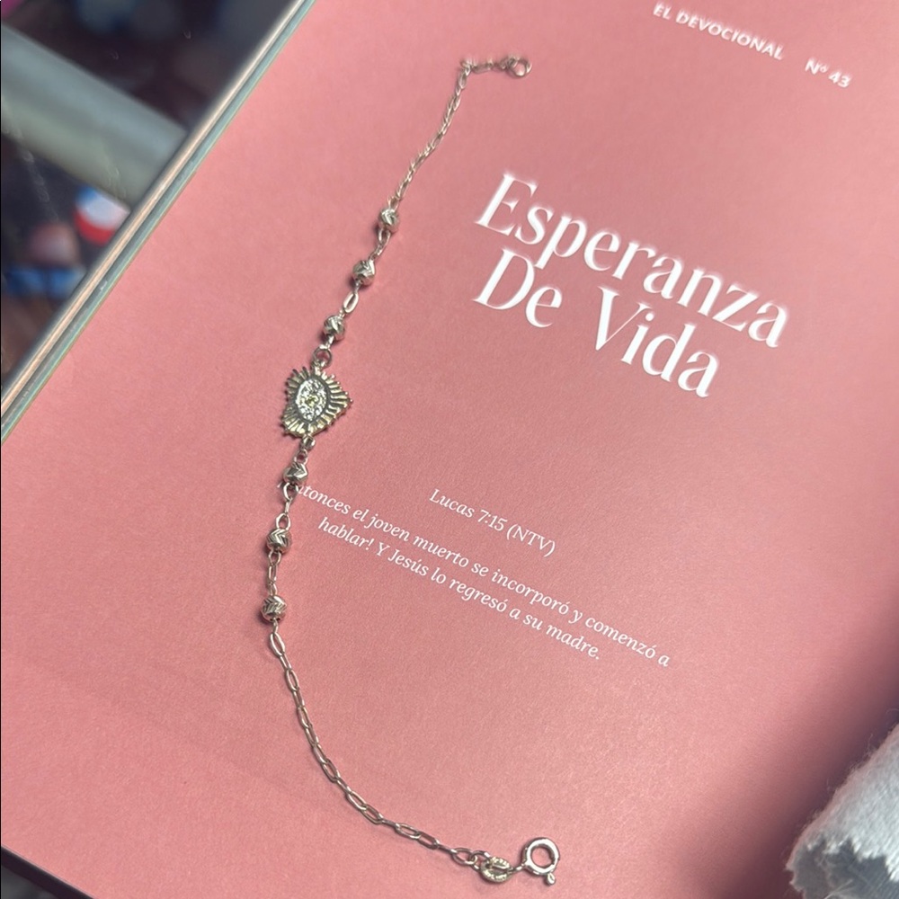 Elegant Gold Bracelet